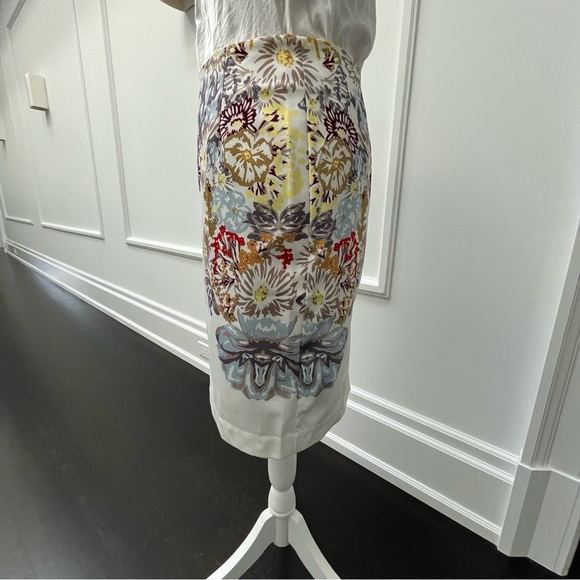 Renuar White Floral Skirt Size 38 (4-6) - Picture 5 of 9